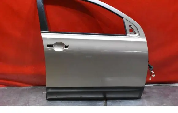 Nissan Qashqai Front door