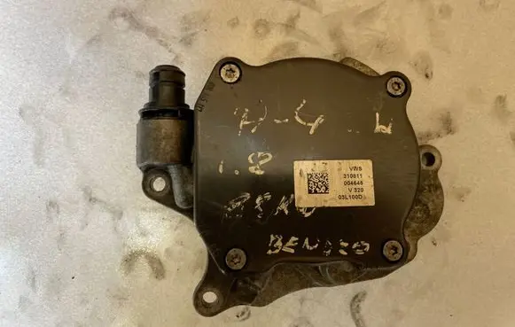 Skoda Octavia Mk2 (1Z) Vacuum pump 03L100D 03L145207