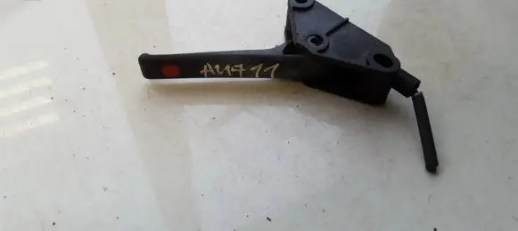 Citroen C5 Engine bonnet (hood) release handle