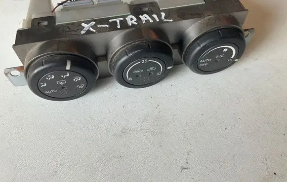 Nissan X-Trail T30 Climate control unit 27500EQ310 A0200018A02000