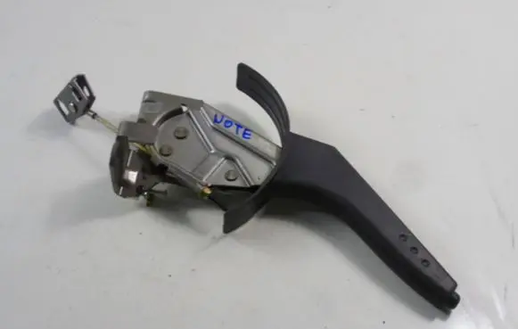 Nissan Note (E11) Hand brake release handle 