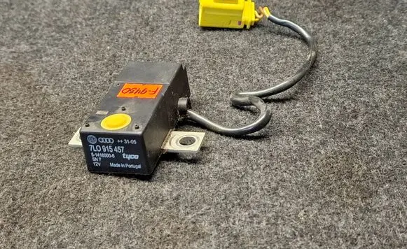 Volkswagen Touareg I Fuse 7L0915457