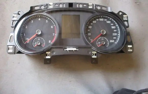 Volkswagen Golf VII Speedometer (instrument cluster) 517920750B
