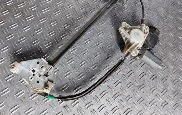 Mitsubishi Carisma Front door window regulator with motor
