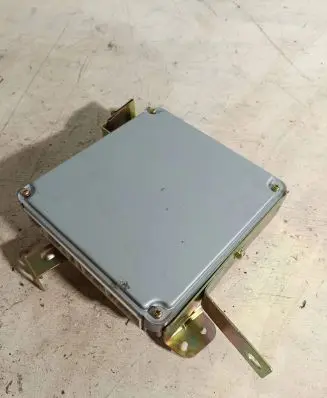 Nissan Primera Engine control unit/module 2758001363
