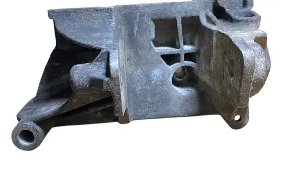 Volkswagen Transporter - Caravelle T5 Engine mounting bracket 070199343B