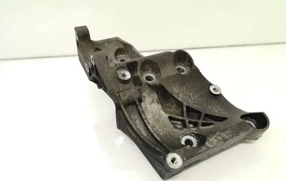 Opel Insignia A Generator/alternator bracket 55562863 532274354