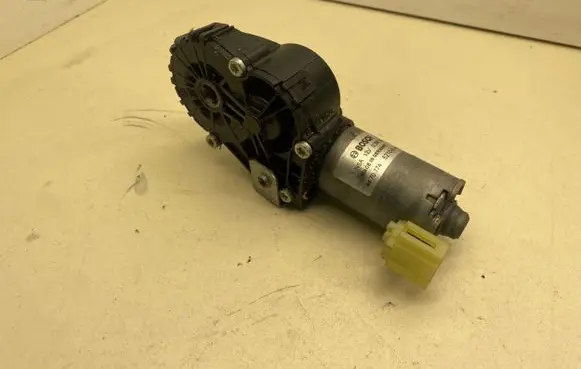 BMW 5 GT F07 Seat adjustment motor 9168746 4470774 0390204002