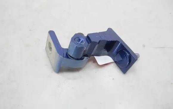Volkswagen T-Cross Rear door lower hinge 8W0831403A A046575