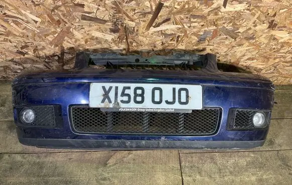 Volkswagen Polo Front bumper 6N0807221