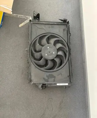 Tesla Model Y Coolant radiator KD954004 202206240637 T04002