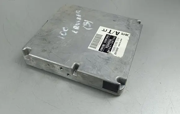 Toyota Land Cruiser (J100) Engine control unit/module 8966160750