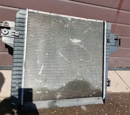 Jeep Grand Cherokee (WK) Coolant radiator 3E9364D2 3E9364D