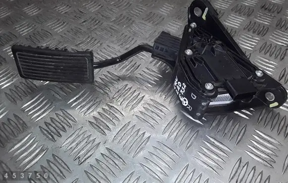 Honda CR-V Accelerator throttle pedal 31305J21