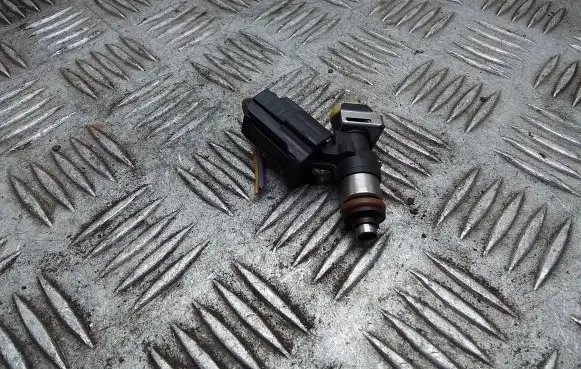 Fuel injector