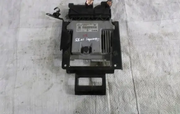 Hyundai ix35 Engine control unit/module 391012F250
