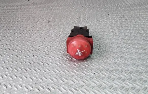 Nissan Almera N16 Hazard light switch