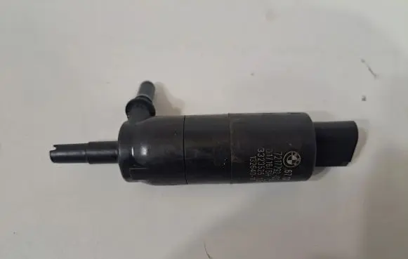 BMW 4 F32 F33 Headlight washer pump 7217792