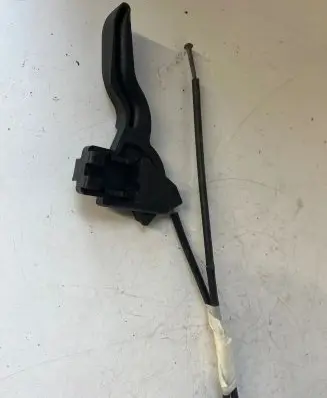 Engine bonnet/hood lock release cable