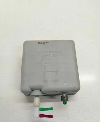 Mercedes-Benz SLK R170 Vacuum air tank A1708050019