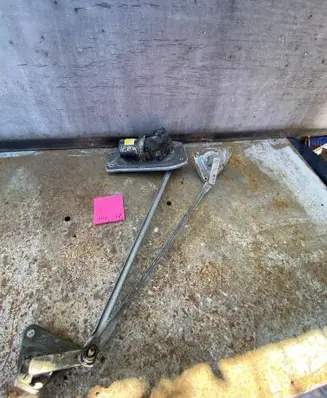 Peugeot 206 Front wiper linkage and motor 