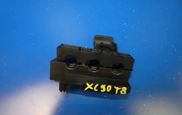 Volvo XC90 Generator/alternator bracket 30644739 BA8MA