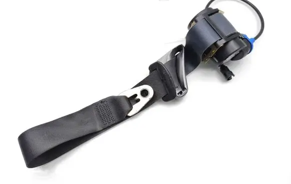 BMW 6 E63 E64 Front seatbelt 561006955