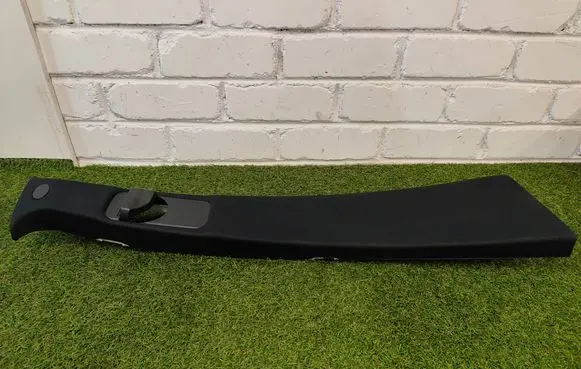 Mercedes-Benz GL X164 (B) pillar trim (top) A1646909825 7010116 1288327