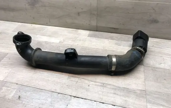 Volkswagen Golf VII Intercooler hose/pipe 04L145770S