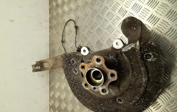 BMW X5 G05 Front wheel hub 6876655