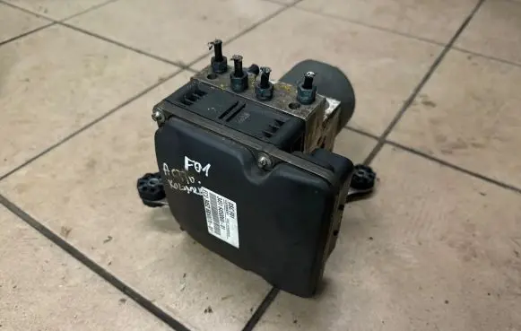 BMW 7 F01 F02 F03 F04 ABS Pump 6850069 6850070