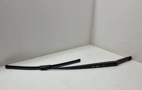 Front wiper blade arm