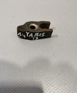 Toyota Yaris Fuel Injector clamp holder