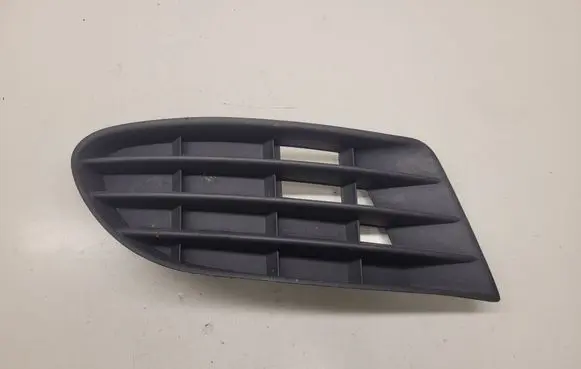 Volkswagen Golf Plus Front bumper lower grill 5M0853665
