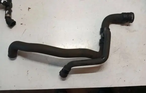 Volvo V70 Engine coolant pipe/hose S4000238