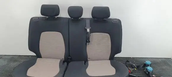 Hyundai i10 Second row seats 