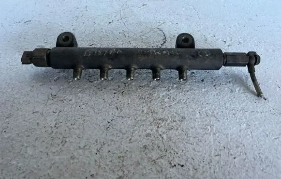 Nissan X-Trail T30 Fuel main line pipe