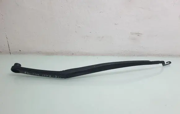 Front wiper blade arm
