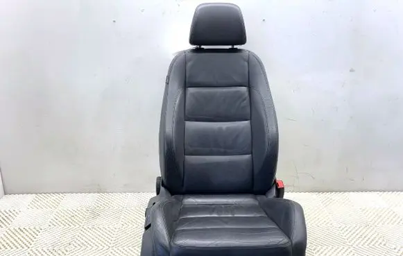Volkswagen Golf V Front passenger seat 