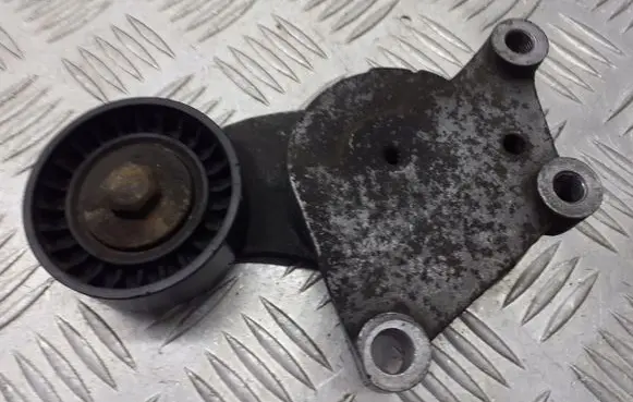 Ford Focus Alternator belt tensioner pulley 