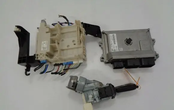 Engine ECU kit and lock set