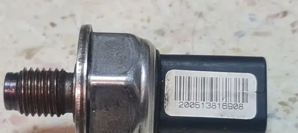 Fuel pressure sensor