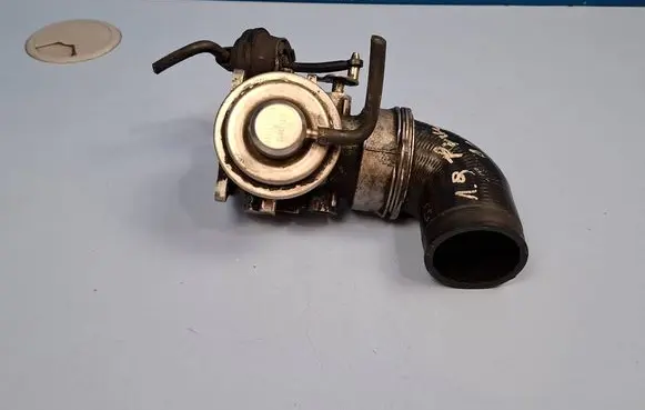 Audi A6 S6 C5 4B EGR valve 038129637L 038131501AA