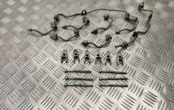 Mercedes-Benz GLK (X204) Fuel Injector clamp holder 