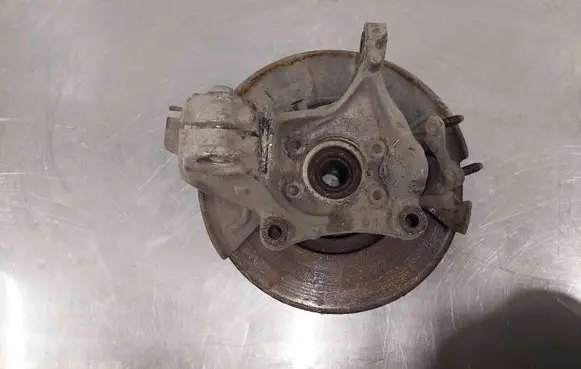 Volkswagen PASSAT B6 Front wheel hub