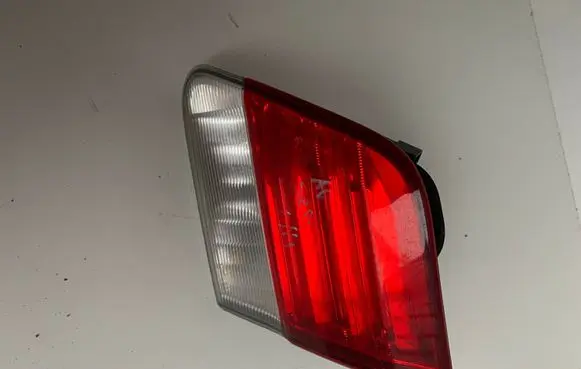 Toyota Avensis T270 Tailgate rear/tail lights