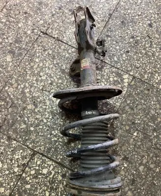 Toyota Avensis T270 Front shock absorber/damper