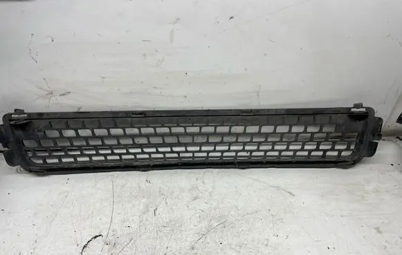 Volvo V70 Front bumper lower grill 30763113