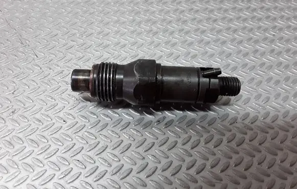 Volvo S40, V40 Fuel injector LCR6735401D
