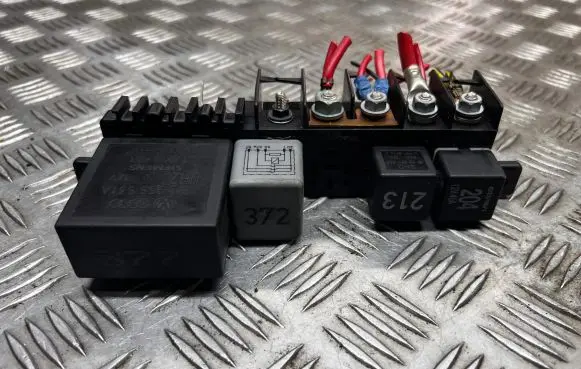 Audi A6 S6 C5 4B Fuse box set 8L0941822A 896083000